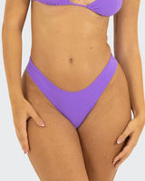 Centi Plum | Bottom